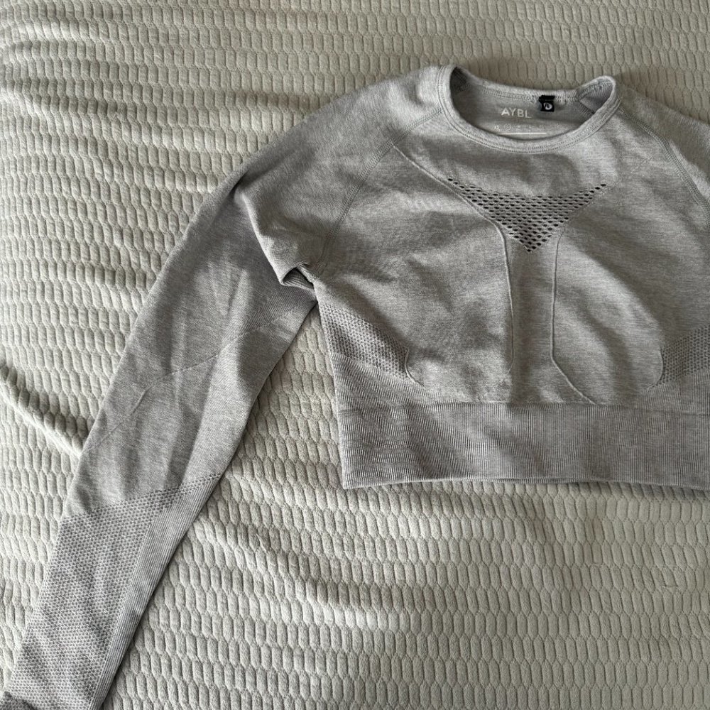 AYBL long sleeve workout top - Picture 3 of 6